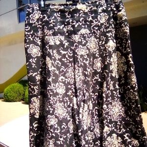 Linen Gap Skirt .Size 2R .Grey black and white Awesome Skirt .